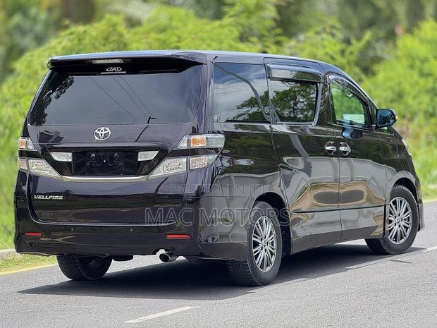 Toyota Vellfire 2010 Purple