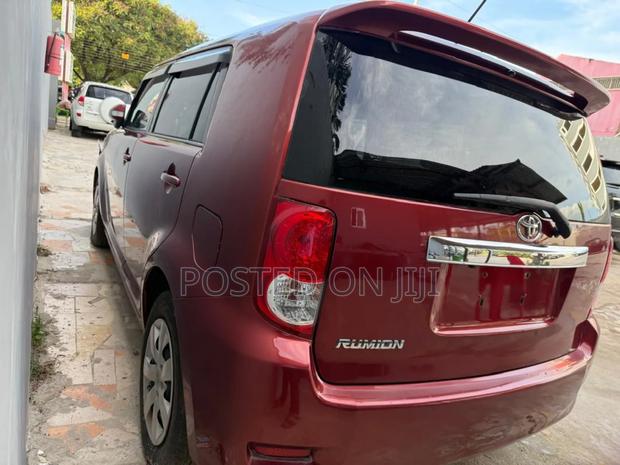 Toyota Rumion 1.5 FWD 2023 Red
