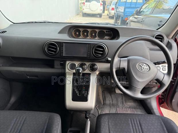 Toyota Rumion 1.5 FWD 2023 Red