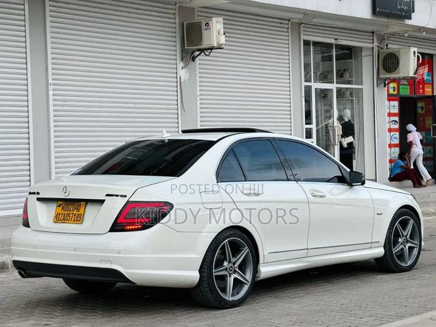 Mercedes-Benz C-Class 2008 Pearl