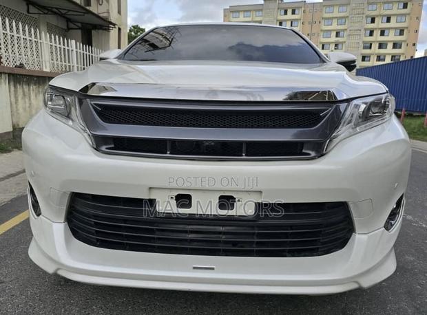 Toyota Harrier 2.0 4WD 2016 White