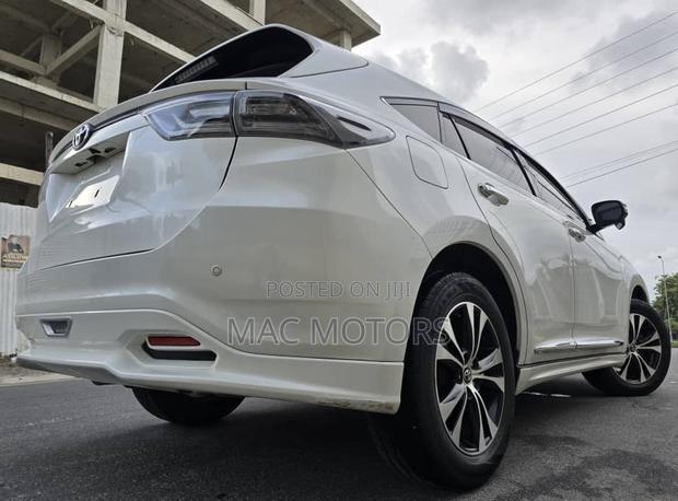 Toyota Harrier 2.0 4WD 2016 White