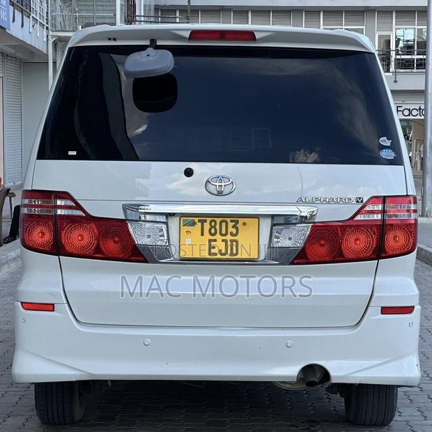 Toyota Alphard 2.4 Petrol FWD 2006 Pearl