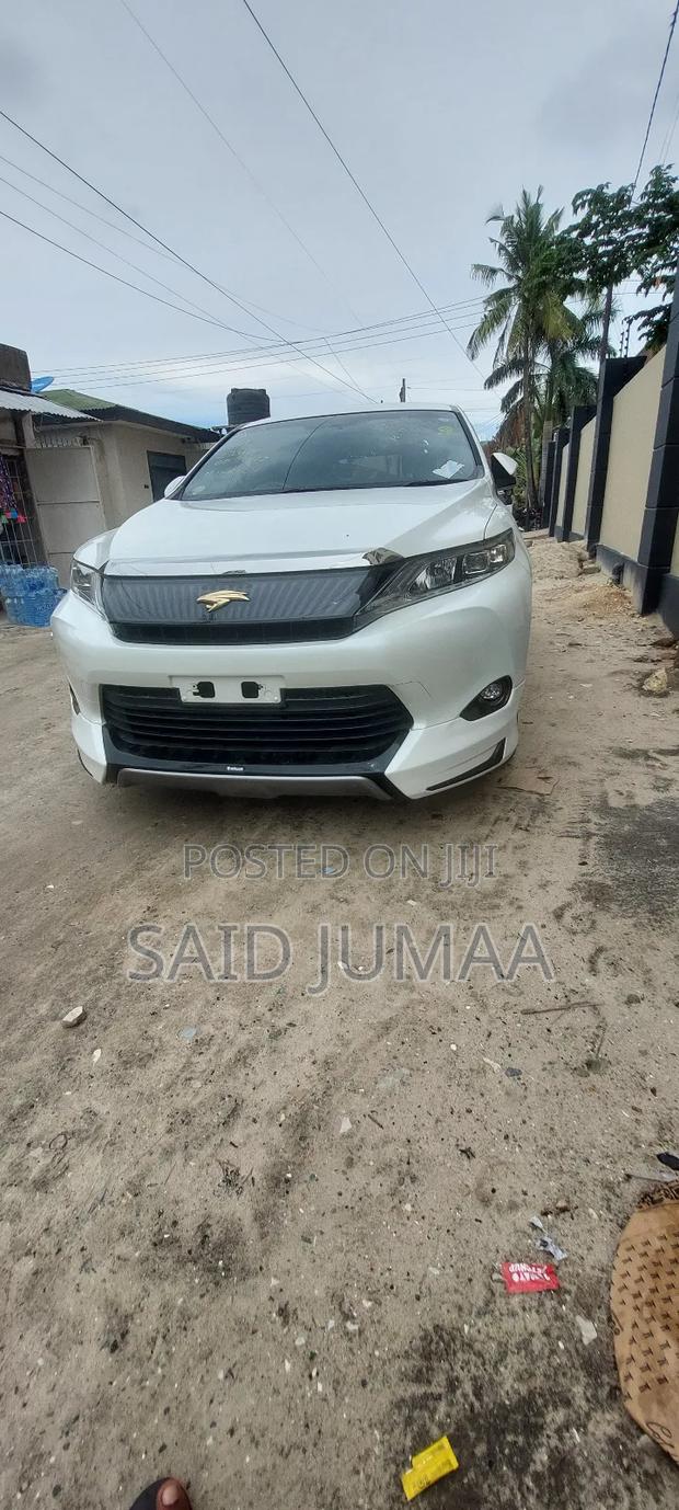 Toyota Harrier 2.0 2017 Pearl
