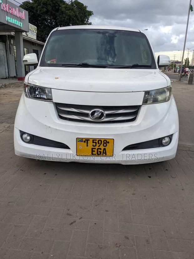Toyota bB 2005 White