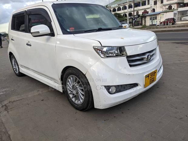 Toyota bB 2005 White