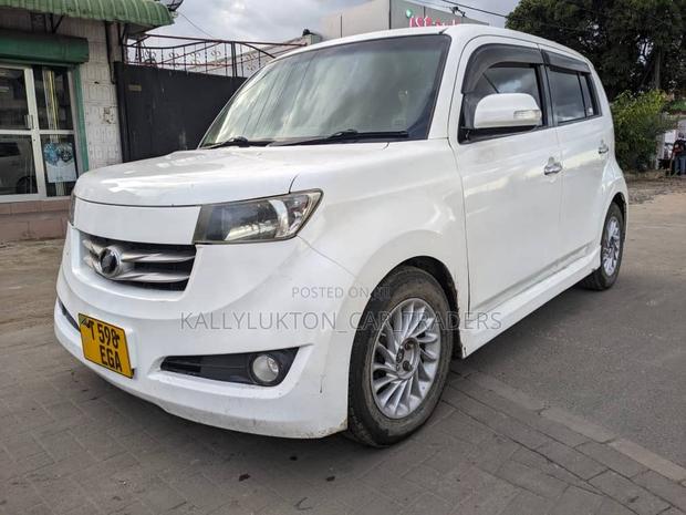 Toyota bB 2005 White