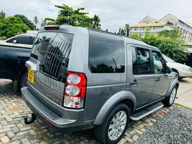 Land Rover Discovery 2011 Silver