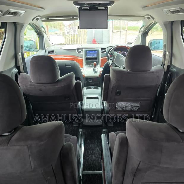 Toyota Vellfire 2010 Purple