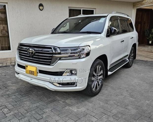 Toyota Land Cruiser 4.6 V8 ZX 2016 White