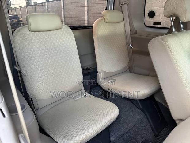Toyota Sienta 2007 Silver