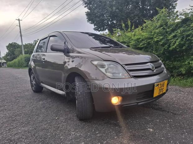 Toyota IST 2006 Gray