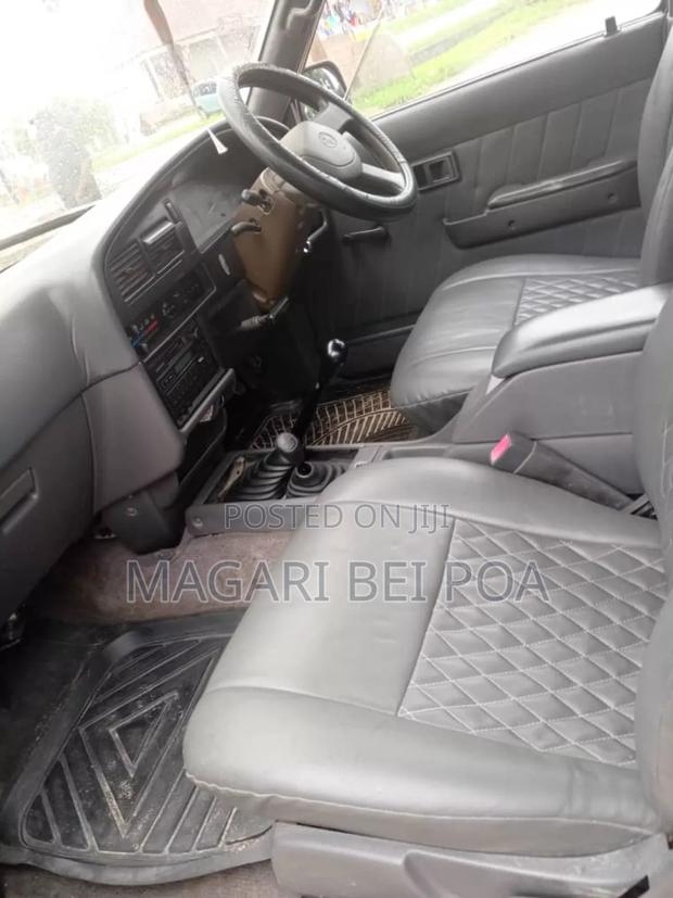 Toyota Hilux 2002 Silver