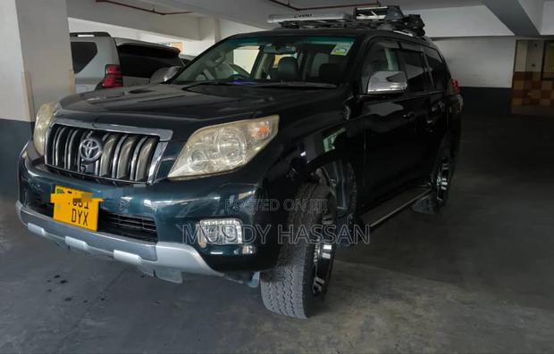 Toyota Land Cruiser Prado 2012 Black