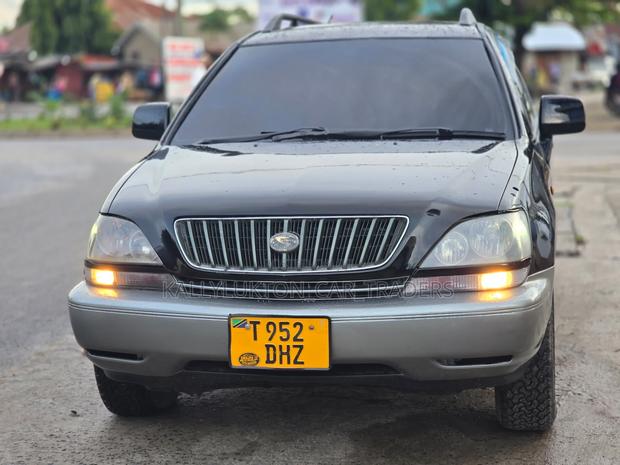 Toyota Harrier 2000 Black
