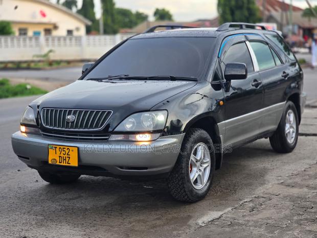 Toyota Harrier 2000 Black