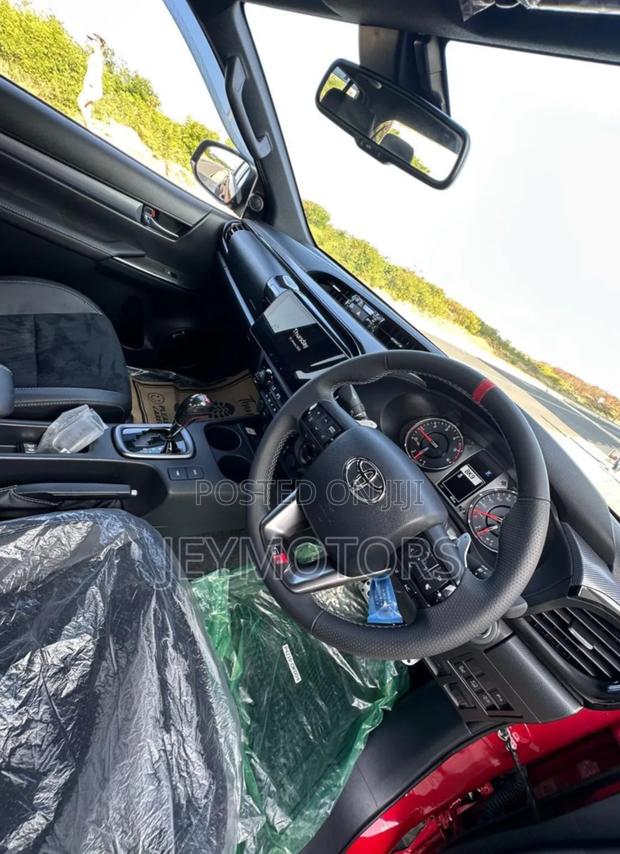 New Toyota Hilux 2024
