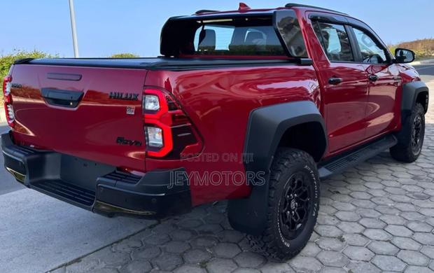 New Toyota Hilux 2024