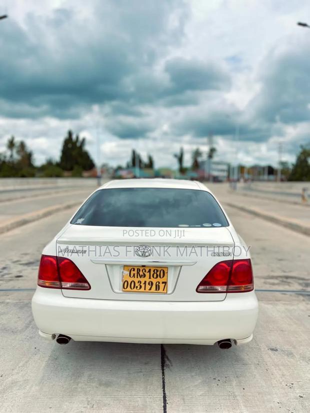 Toyota Crown 2006 White