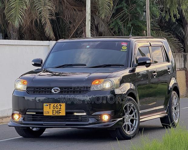 Toyota Corolla Rumion Hatchback 1.5 FWD 2010 Black