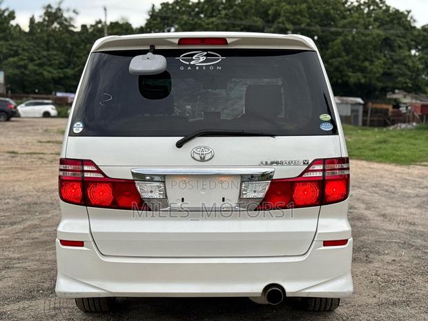 Toyota Alphard 2005 White