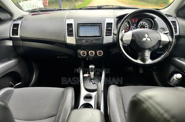 Mitsubishi Outlander 2010 Matt Black