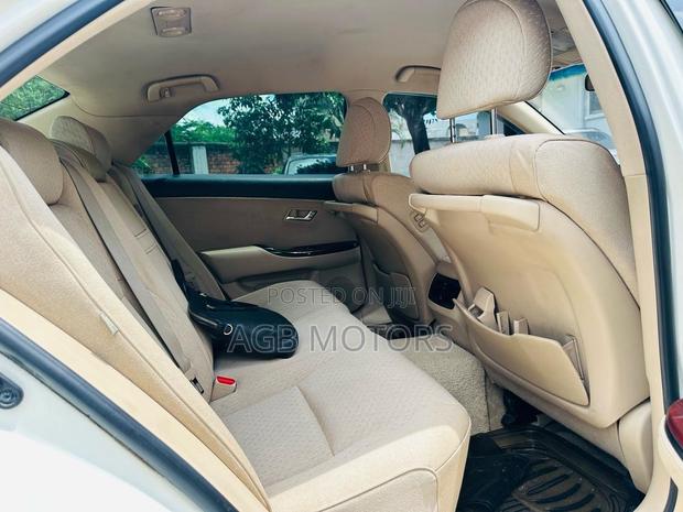 Toyota Crown 2008 White