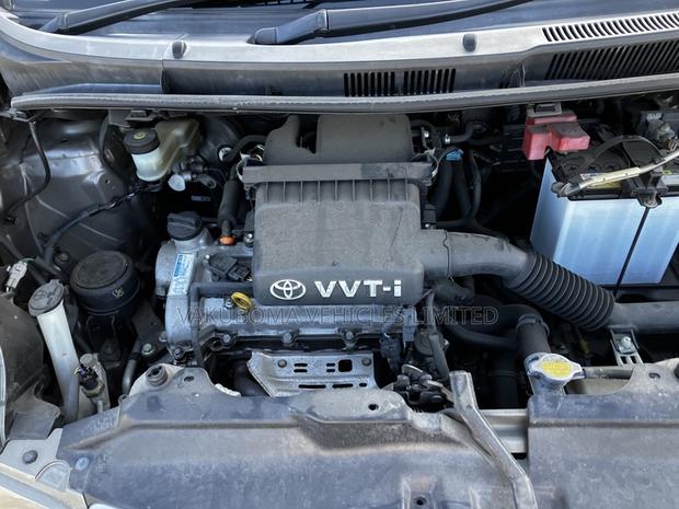 Toyota Ractis 2007 Gray