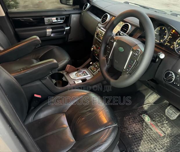 Land Rover Discovery 2012 Silver