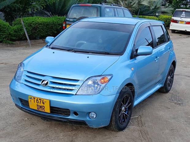 Toyota IST 2005 Blue