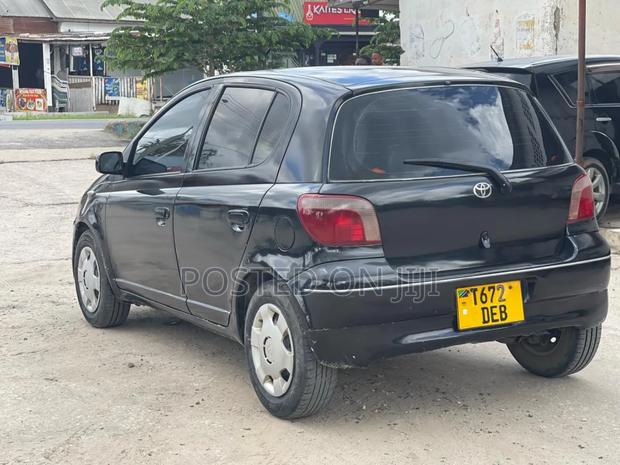 Toyota Vitz 2005 Black