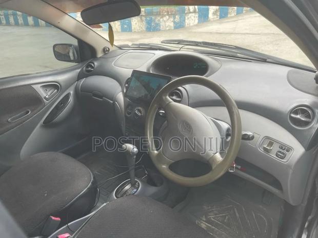 Toyota Vitz 2005 Black