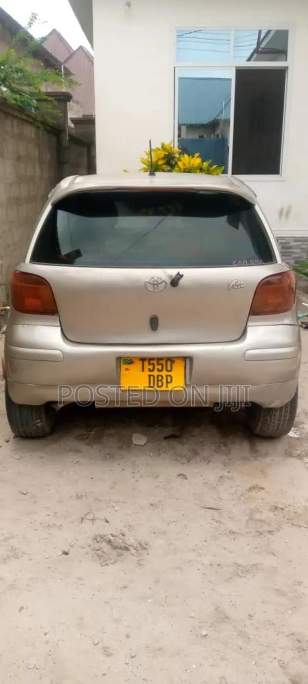 Toyota Vitz 2005 Gold