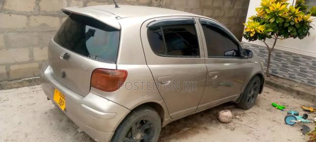 Toyota Vitz 2005 Gold