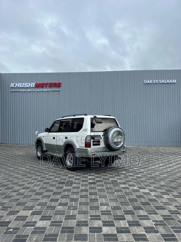 Toyota Land Cruiser Prado 2.7 16V 3dr 2000 Off white