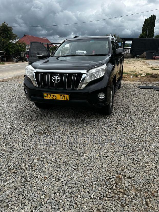 Toyota Land Cruiser Prado 2017 Black