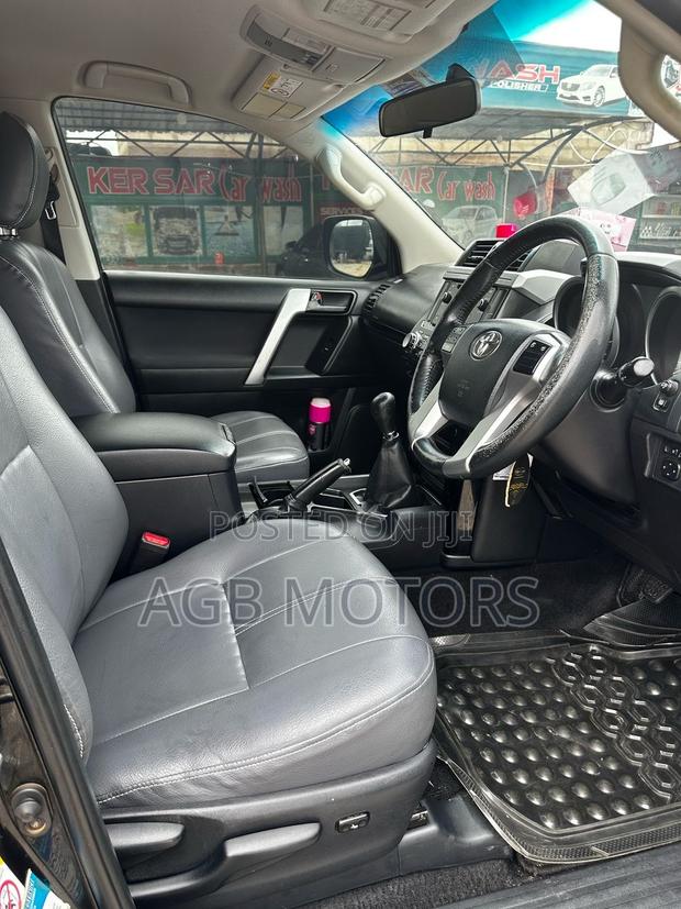 Toyota Land Cruiser Prado 2017 Black