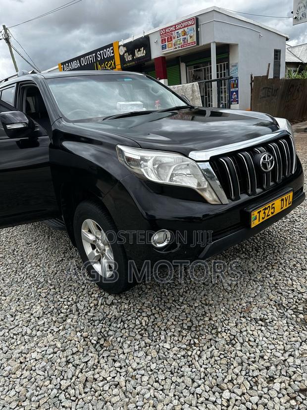 Toyota Land Cruiser Prado 2017 Black