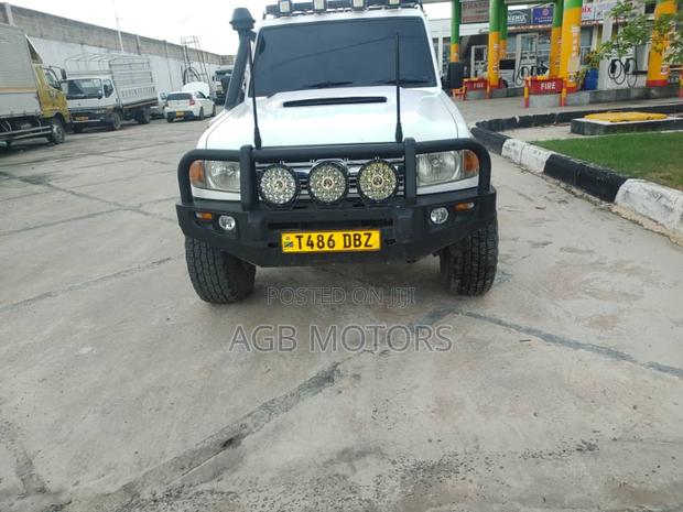 Toyota Land Cruiser 2014 White