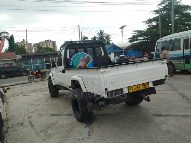 Toyota Land Cruiser 2014 White