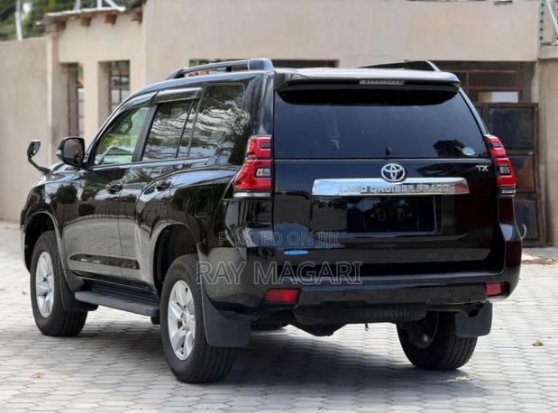 Toyota Land Cruiser Prado 2.7 2018 Black