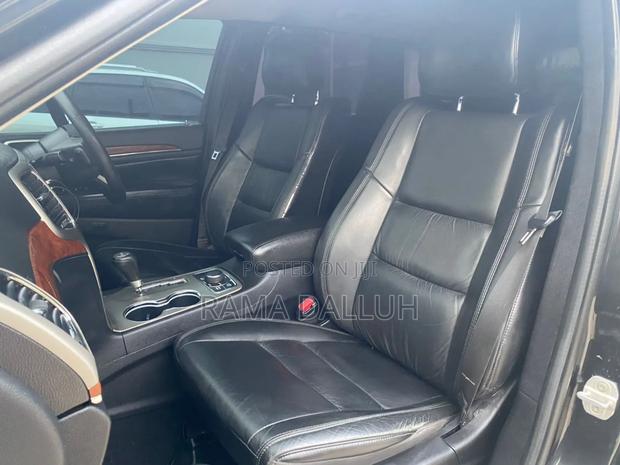Jeep Cherokee 2012 Black