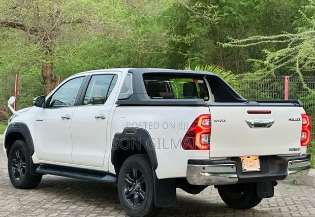 Toyota Hilux 2020 Pearl