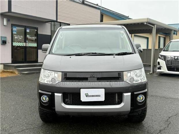 Mitsubishi Delica 2012 Gray