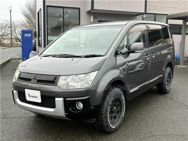 Mitsubishi Delica 2012 Gray