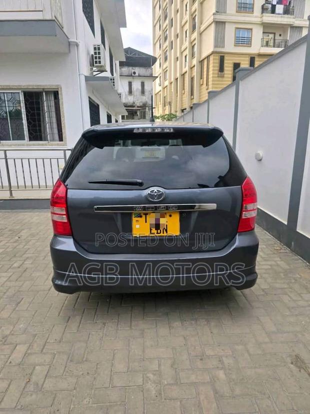 Toyota Wish 2005 Gray