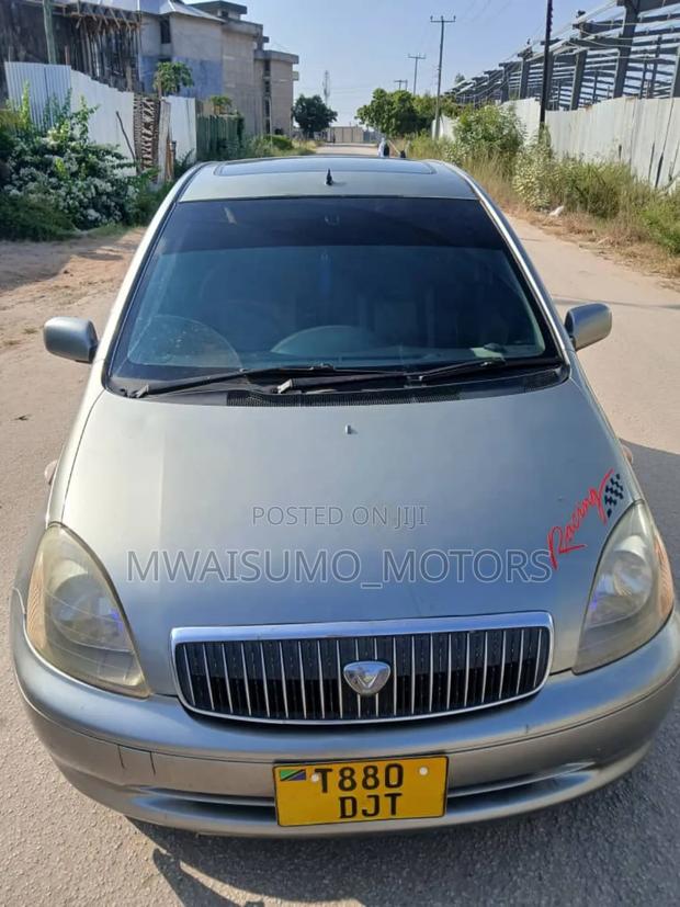 Toyota Vitz 2003 Silver