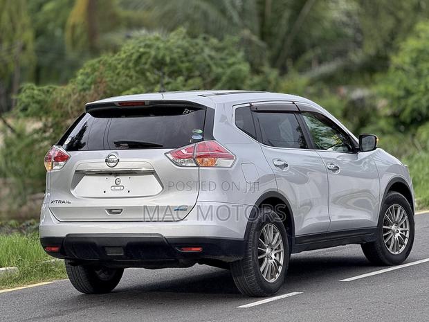 Nissan X-Trail 2.0 Petrol AWD 2014 Silver