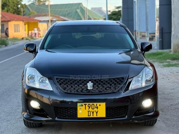 Toyota Crown 2011 Black