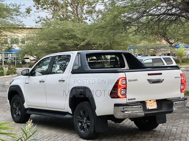 Toyota Hilux 2020 Off white